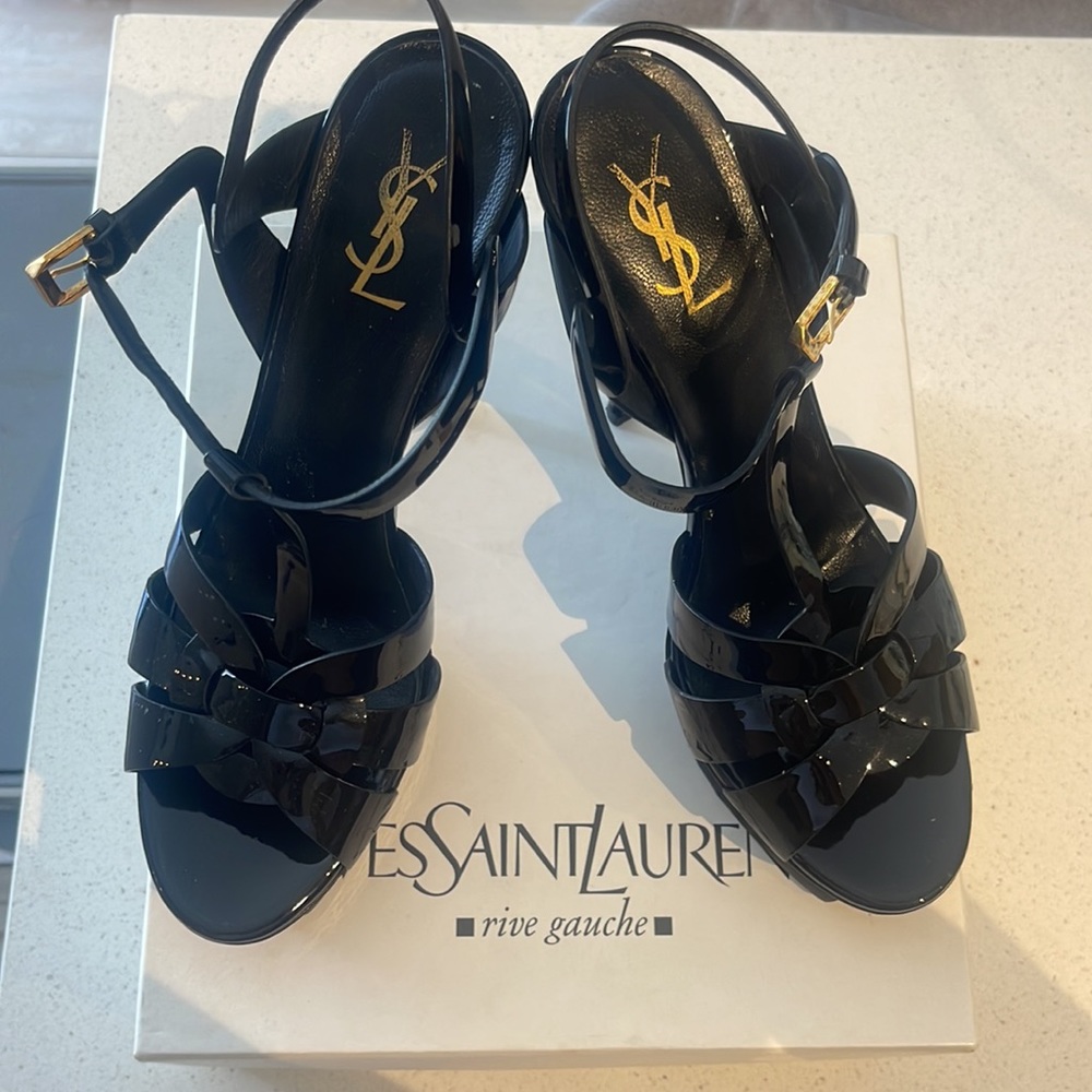 YSL TRIBUTE PLATFORM SANDALS IN PATENT LEATHER